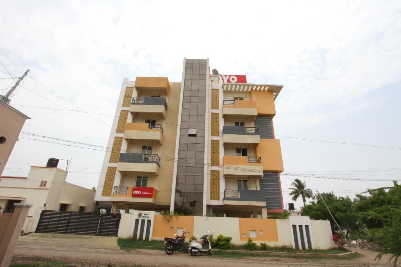 Oyo Flagship 31042 Sunil Residency Hotel Kojambuttúr Kültér fotó