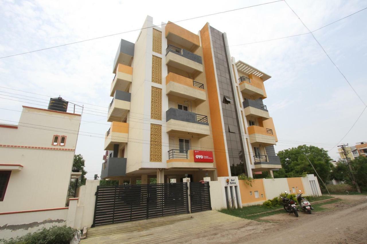 Oyo Flagship 31042 Sunil Residency Hotel Kojambuttúr Kültér fotó