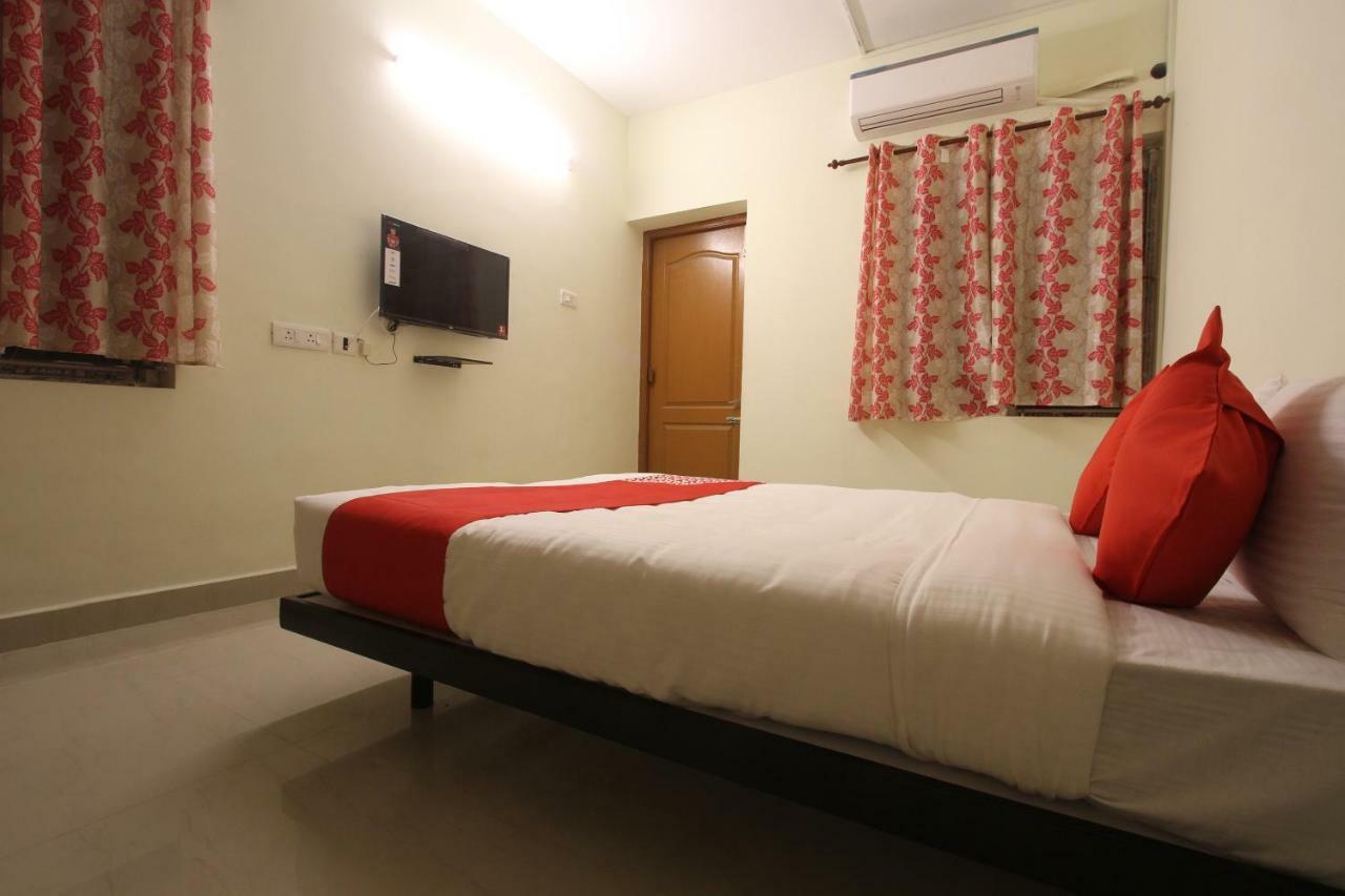 Oyo Flagship 31042 Sunil Residency Hotel Kojambuttúr Kültér fotó