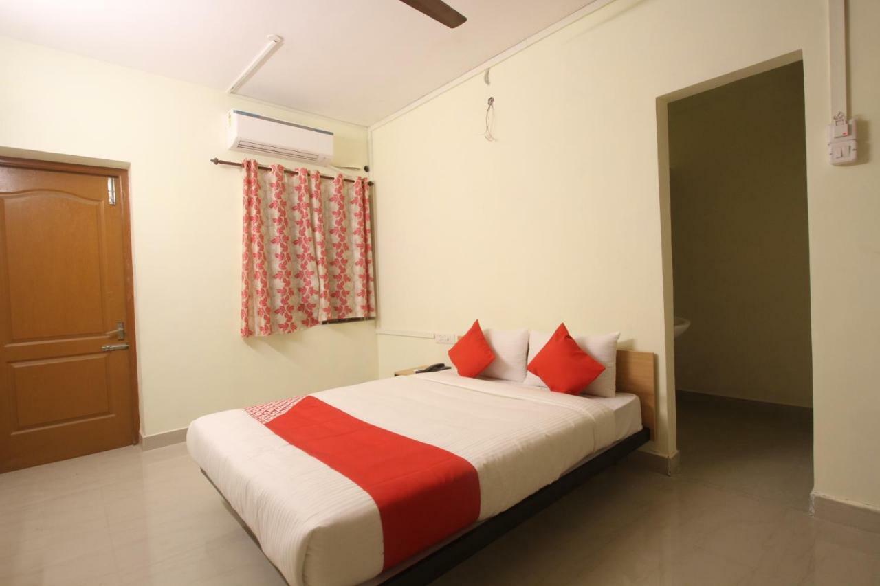 Oyo Flagship 31042 Sunil Residency Hotel Kojambuttúr Kültér fotó