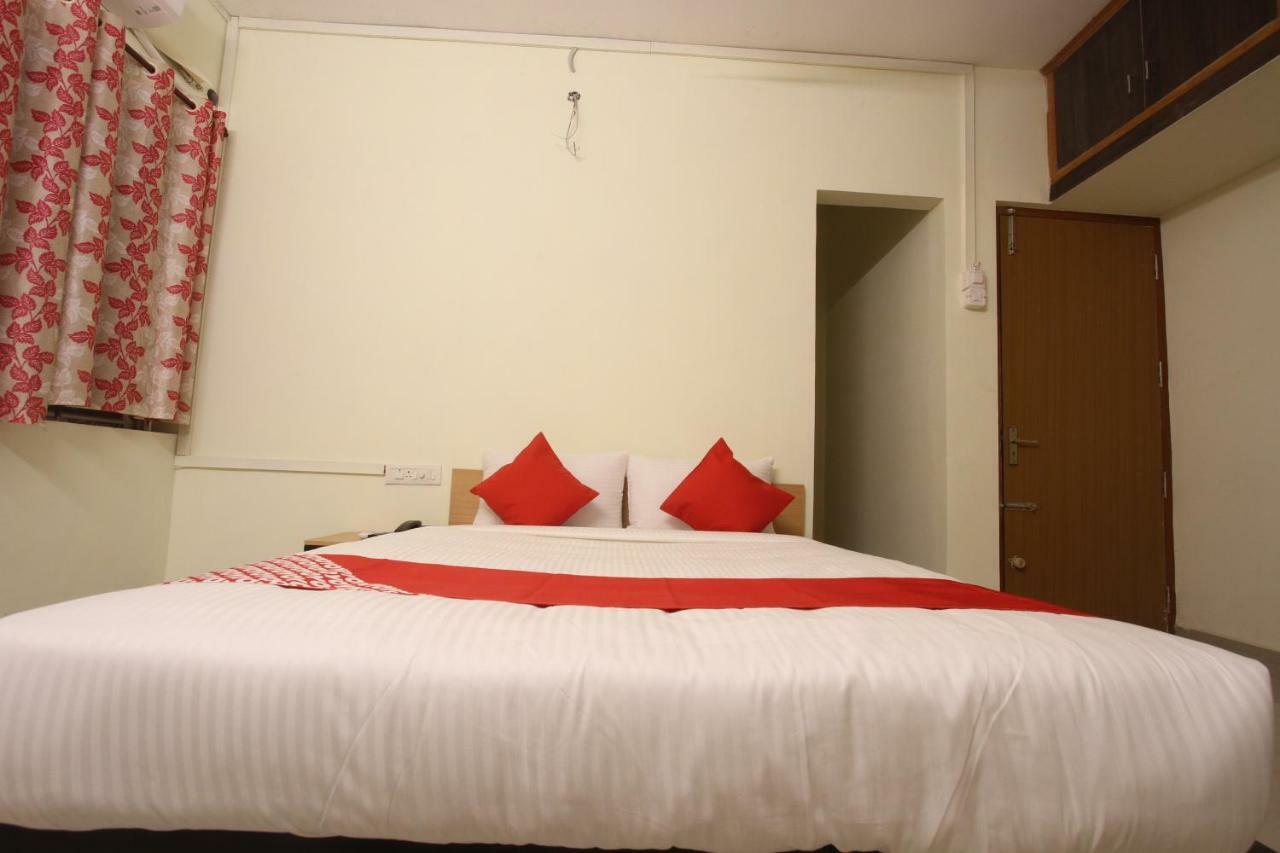 Oyo Flagship 31042 Sunil Residency Hotel Kojambuttúr Kültér fotó