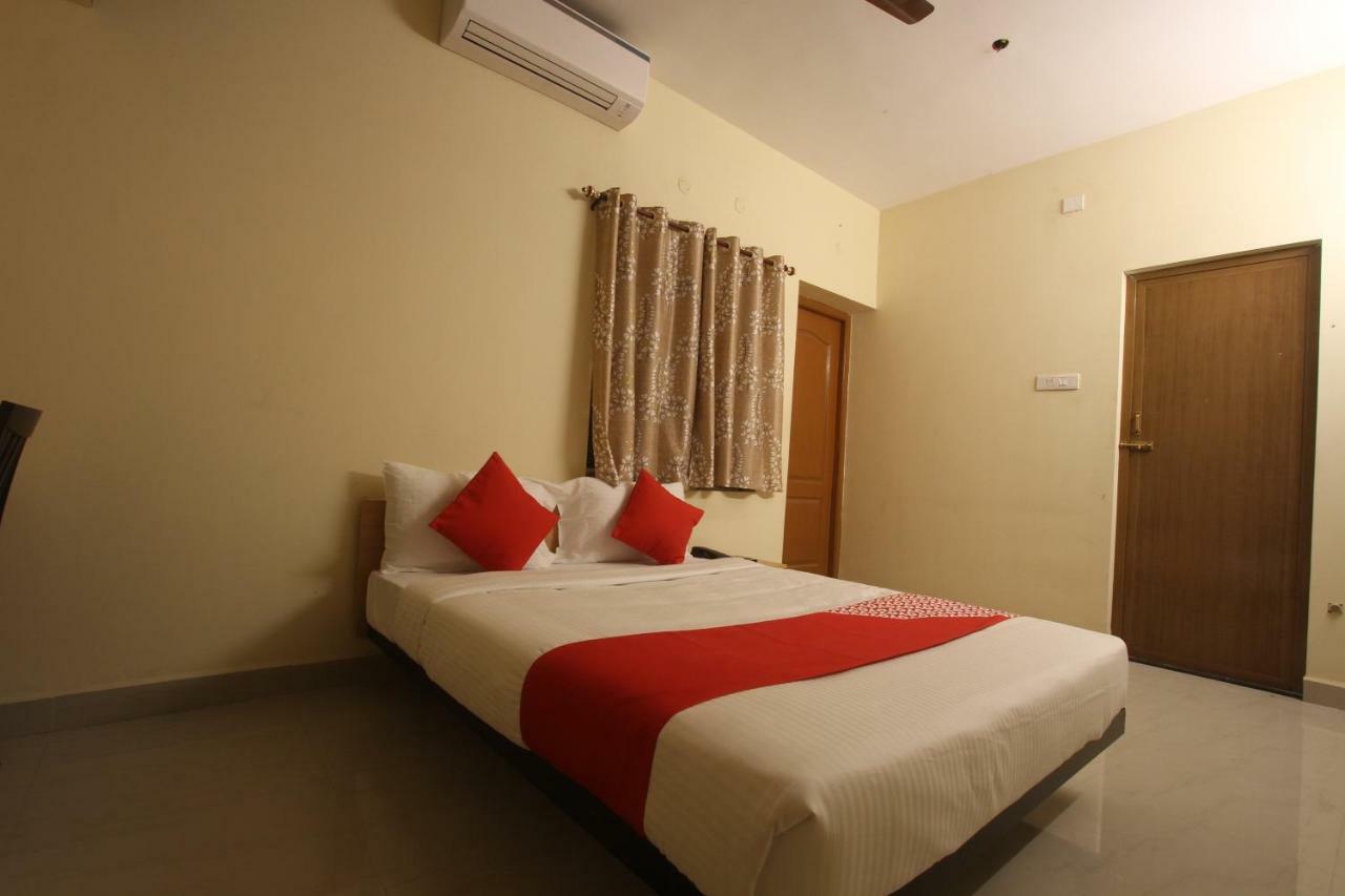 Oyo Flagship 31042 Sunil Residency Hotel Kojambuttúr Kültér fotó