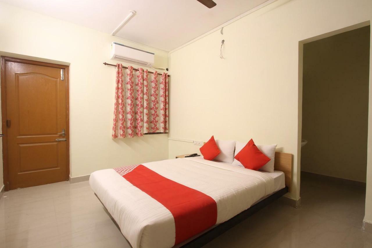 Oyo Flagship 31042 Sunil Residency Hotel Kojambuttúr Kültér fotó