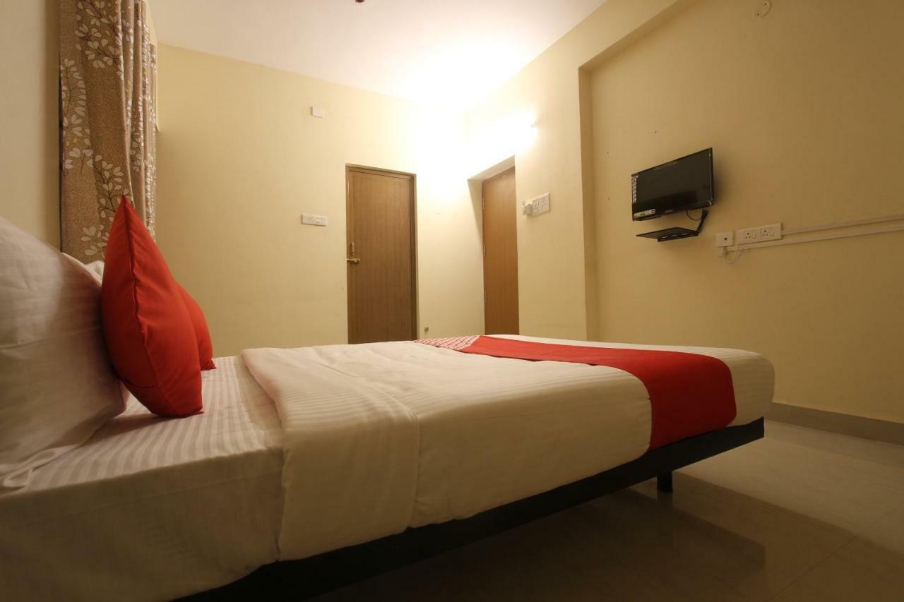 Oyo Flagship 31042 Sunil Residency Hotel Kojambuttúr Kültér fotó